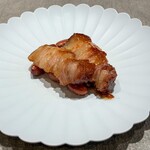 ON the TABLE CHINESE - 