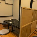 焼鳥かさ岡 - 小上がり