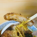 らーめん専門店　こだま - 脂身を感じるロースとんかつは厚みもあるよ