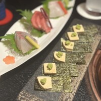 月亭 新宿本店 - お刺身3種盛りとチーズ