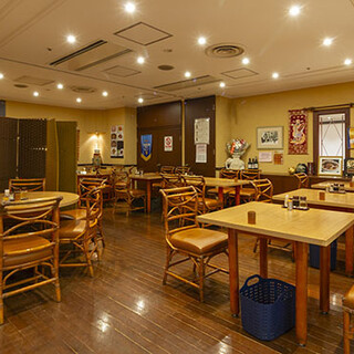 普段使いから特別な会まで◎中国の空気感を味わえる店内