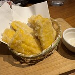 地酒と道産食材 一笑 - とうもろこしの天ぷら