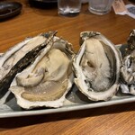 地酒と道産食材 一笑 - プリプリの生牡蠣