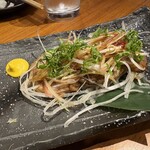地酒と道産食材 一笑 - 柔らかく癖の全くない鹿・内もも肉のタタキ