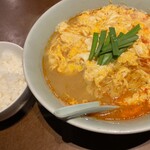 ひちょう - ひちょう(酸辣タンメン、ライス)