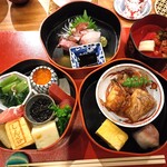 料理屋 しん谷 - 三段に重なった玉手箱ランチ(3850円)～!!( ^o^)ﾉ