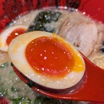 ずんどう屋 - 味玉ズーム