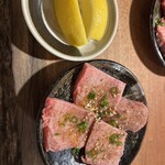 近江牛ホルモン いるもん - 