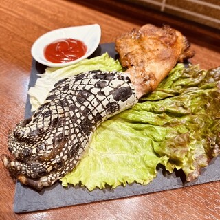 期間限定でワニの手もご用意しております！一品料理は必見！