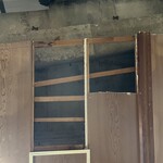 北の庄や - 破れた天井