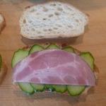 ブーランジェリー・フリアンド - ハムを挟んで完成