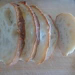 ブーランジェリー・フリアンド - リュスティックをカット