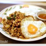タイ国料理　チャイタレー - カオ・パッ・ガパオ