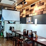 とんかつ六角箸 - 内観