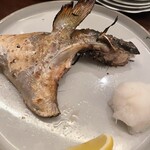 酢重ダイニング - 鰤カマはふわふわでめちゃくちゃ美味しかった