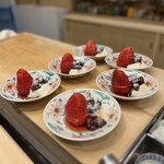 しげ松 - 苺嶺岡豆腐