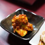 焼肉幸泉 - アボカドキムチ