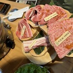 肉卸直営焼肉 肉のオカヤマ - 