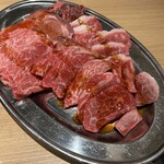 和牛放題の殿堂 秋葉原 肉屋横丁 焼肉 - 