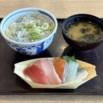築地食堂 源ちゃん - しらす丼とお刺身セット