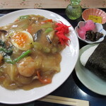 渚園 - 五目あんかけ焼きそば1,000円＋おにぎり（明太子）180円