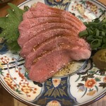 もつ焼★キャプテン - たん刺し