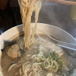 ラーメン・豚足 太吉 - 全粒粉麺