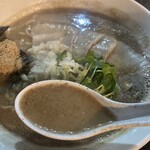 ラーメン・豚足 太吉 - スープ