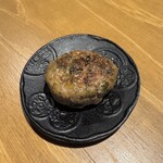 金沢炉端あっぱれ - 肉汁溢れる自家製つくねの1個め♥️ஐ(⑅•ᴗ•⑅)ஐ