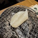 金沢炉端あっぱれ - ふぐの一夜干しを焼く♪（友達がww）