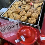 ぎょうざの美鈴 - おでん(4種類)500円税込⟡.·一年中食べれるみたいだよ〜♪お好みで お味噌と からし を付けて頂きます(*^^*)