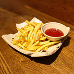 ポテトフライ（ケチャップソース）