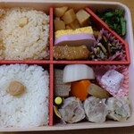 崎陽軒 - 春らしい雰囲気が感じられます!