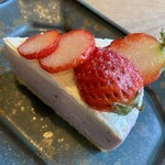 カラフルコーヒー - いちごババロアケーキ（〃＾∇＾）o_彡☆