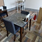 はーちゃん食堂 - 2人用のテーブル席