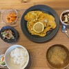 Delicafe Poele - カラスガレイのピカタがメイン