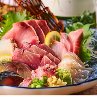 極上お刺身5点盛り！刺し身と酒は最高な組み合わせ♪