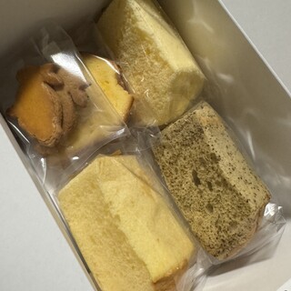 シフォンケーキ&焼き菓子 ビスキット_0