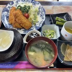 モンブラン喫茶店 - 日替わりランチ880円。アフターコーヒー付き