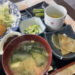 モンブラン喫茶店 - 小鉢と味噌汁