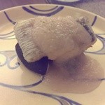 日本料理 晴山 - 太刀魚と椎茸の玉ねぎと梅酢のジュレがけ