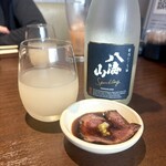 日本酒と海鮮と焼き鳥 個室居酒屋 縁や - 八海山スパークリングと炙り牛たたき♡