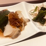 中華美食 心勇 - アワビはシコシコと歯応えよく
      ピータン.胡瓜とともに辛味調味でいただき
      豆腐干絲&青菜炒め添えはアッサリ系