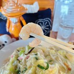 ちゃんぽん慶造 - 海老が数尾入ってました♬