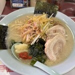 ラーメンショップ 金田亭 - ニンニク　豆板醤　イン