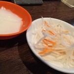 中國麺飯食堂 祥龍房 - 大根にんじんサラダと杏仁豆腐