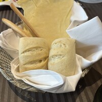 IL PINOLO 銀座 - パンは3種類