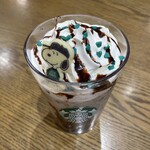 スターバックス・コーヒー - ジョーカインドスヌーピーキャラメルチョコレートオーツミルクフラペチーノ750円(税込み)