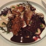 Alain Ducasse au Plaza Athénée - Pigeon, radishes, mustard 105€