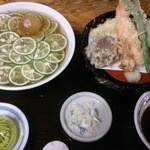 すだち冷かけそば　天麩羅付き　2070円